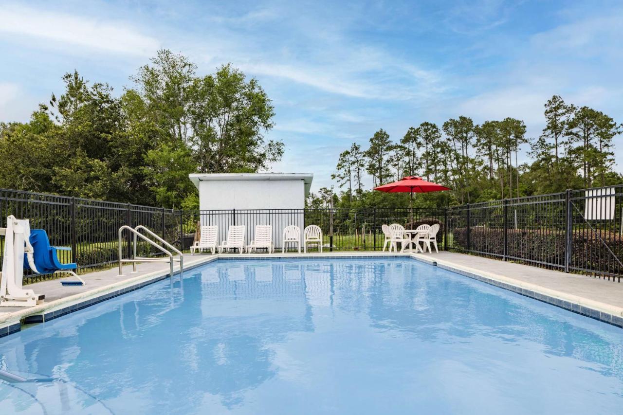 Days Inn By Wyndham Pensacola I-10 Ferry Pass Eksteriør bilde