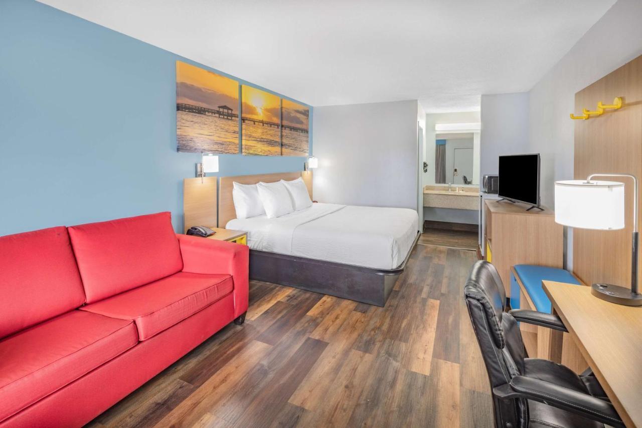 Days Inn By Wyndham Pensacola I-10 Ferry Pass Eksteriør bilde