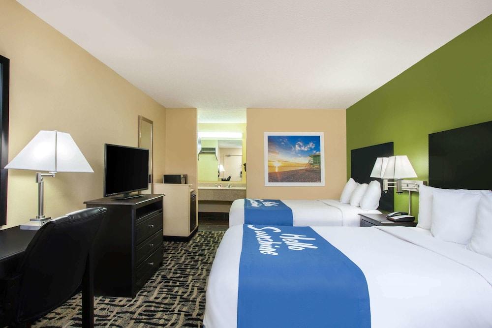 Days Inn By Wyndham Pensacola I-10 Ferry Pass Eksteriør bilde