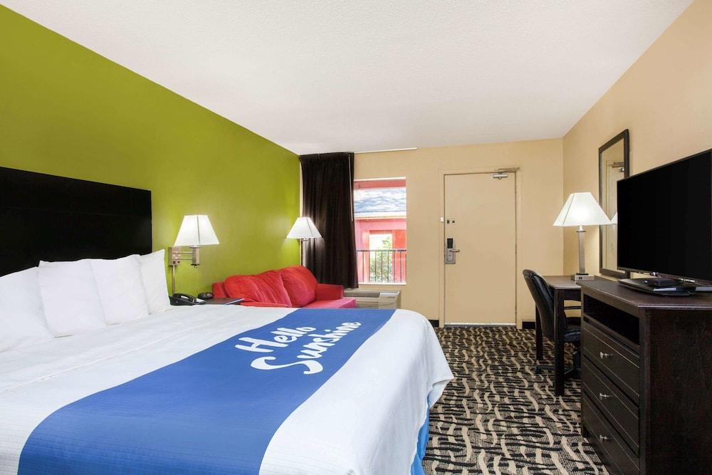 Days Inn By Wyndham Pensacola I-10 Ferry Pass Eksteriør bilde